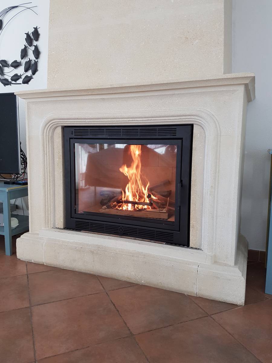 Faire rénover une ancienne cheminée à foyer ouvert sur St Rémy de Provence.