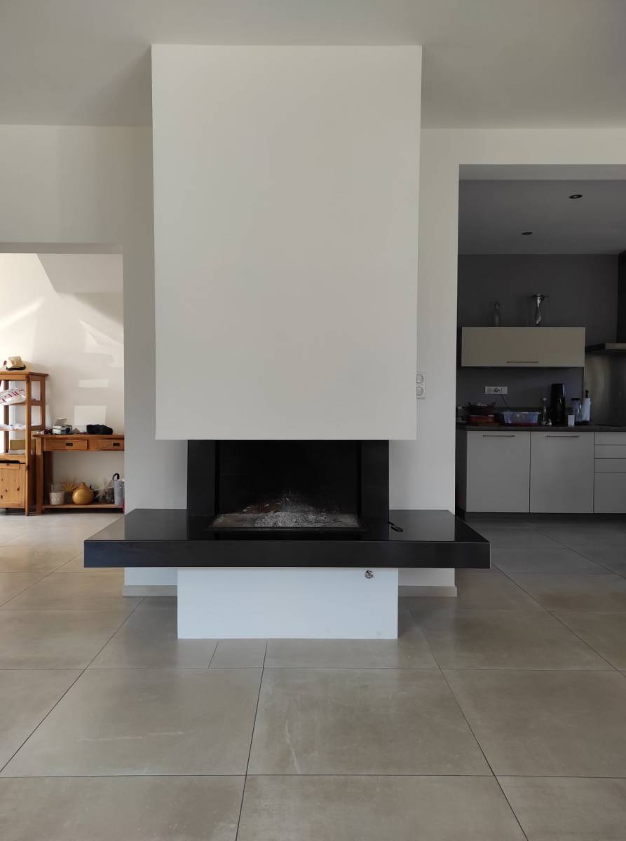 Cheminée centrale dans les Bouches du Rhône