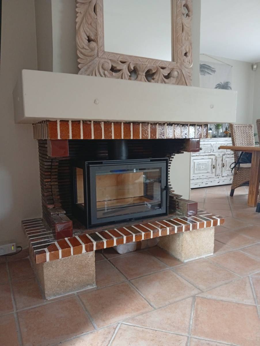 Rénovation de cheminée avec insert sur mesure à Avignon