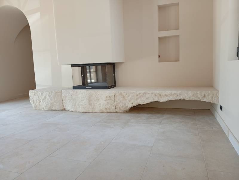 Installation d’un insert sur mesure à Aix-en-Provence par Cheminées Conception.