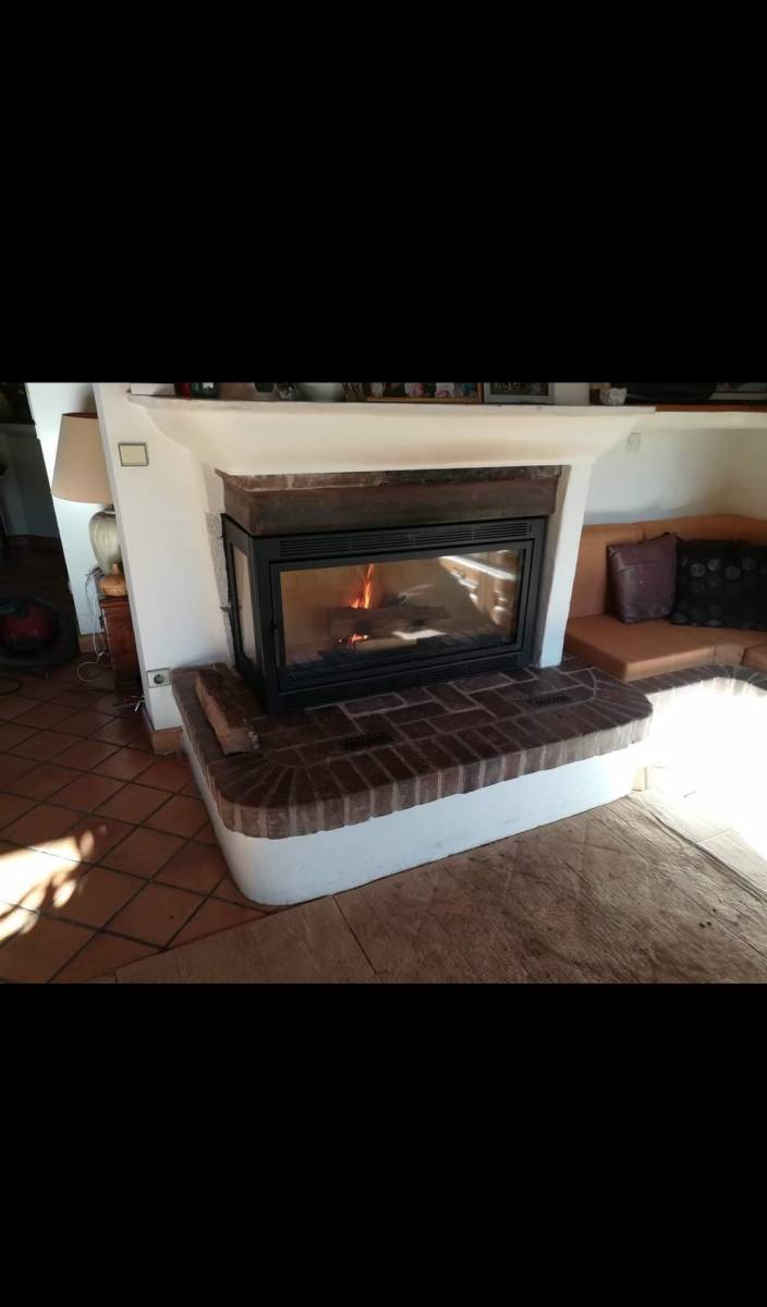 Mise en place d'un insert sur mesure de marque Totemfire à Avignon.